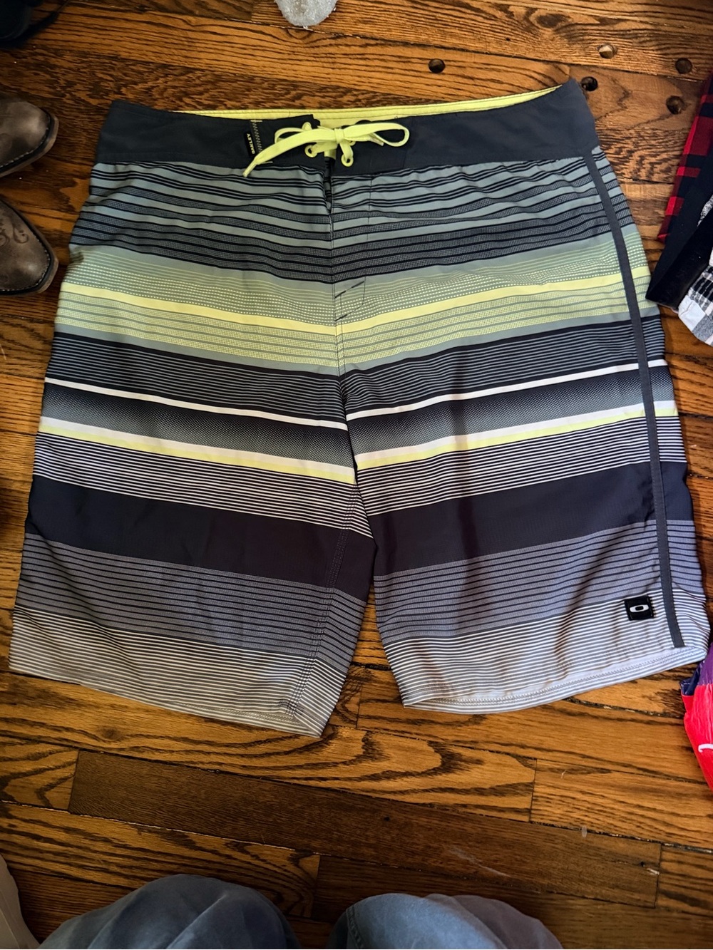 Oakley Men’s Size 38 Striped Board Shorts Gray Neon Yellow Swim Trunks